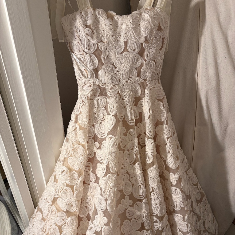 $850 NWOT Bronx and Banco Sabrina Lace Wedding Dress Midi - Picture 3 of 8
